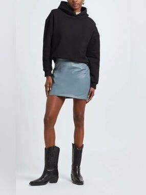 NWT $270
8 by YOOX
LEATHER ESSENTIAL MINI SKIRT
MINI SKIRTS Made in Italy